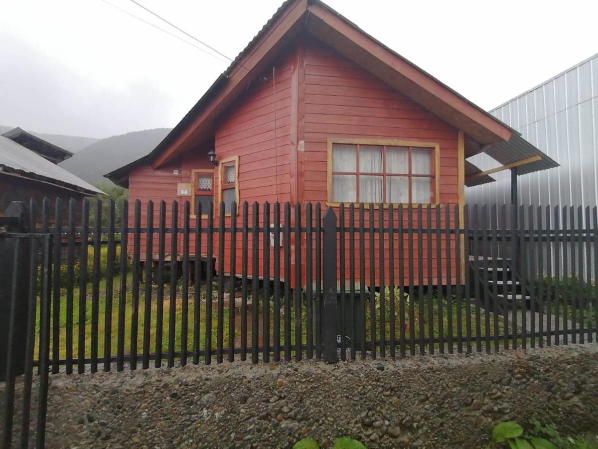 Cabanas Robinson Puerto Puyuguapi Buitenkant foto